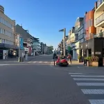 Appartamento Stylish Rooftop With Terrace Near The In Sint-idesbald *